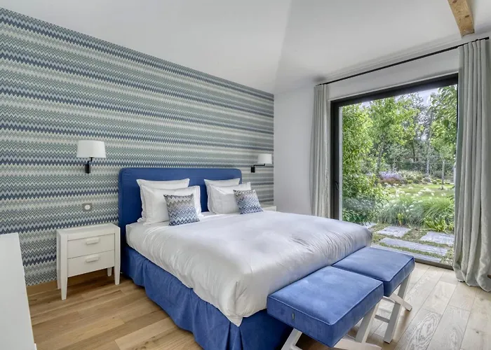 Luxurious Facing The Baie Des Canebiers Villa