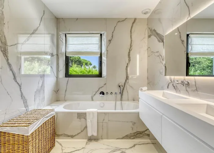 Villa Luxurious Facing The Baie Des Canebiers Saint-Tropez