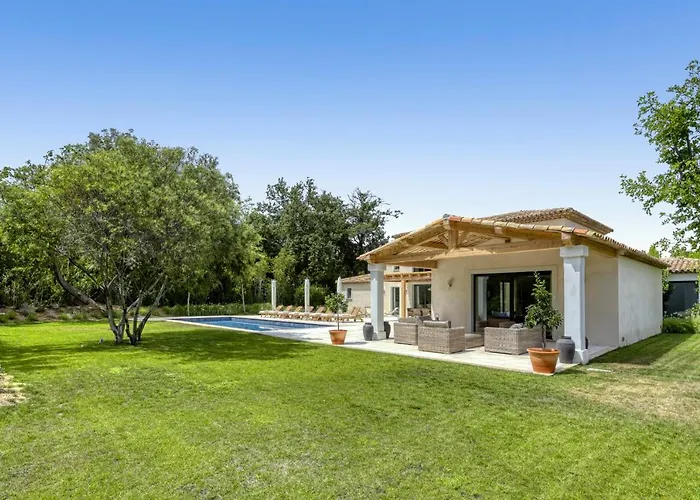 Luxurious Facing The Baie Des Canebiers Villa Saint-Tropez