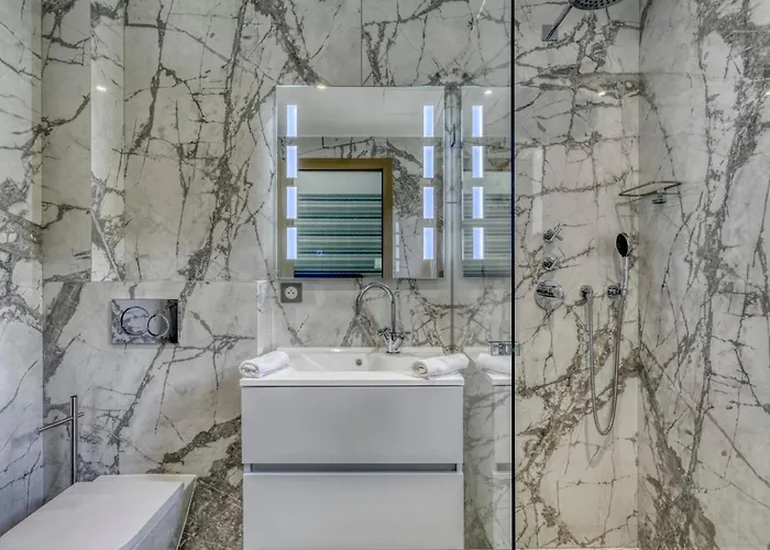 Luxurious Facing The Baie Des Canebiers