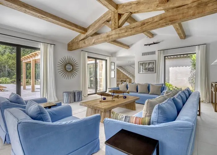 Luxurious Facing The Baie Des Canebiers Villa