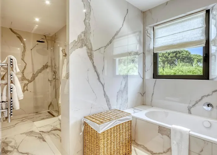 Luxurious Facing The Baie Des Canebiers Villa